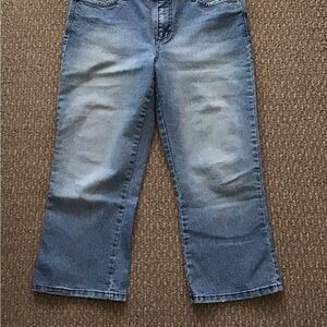 Request Women’s three-quarter Length denim